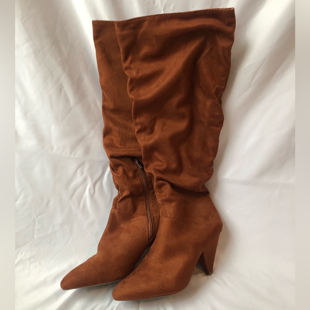 Suede Ruched boots 👢
